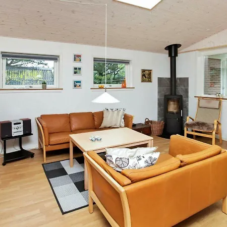 6 Person Holiday In