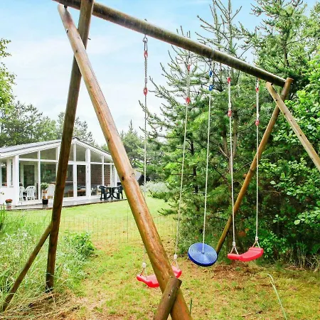 6 Person Holiday In